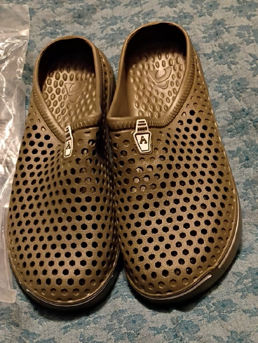 Men's Slip-On Perforated Comfort Clogs in Olive Green 13/ 49/ 310